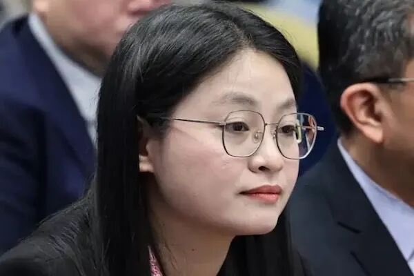菲律賓法院於 11 月 20 日宣判，前班班市（Bamban）市長郭愛麗絲（Alice Guo，亦名郭華萍）與其他七名被告因涉入人口販運案件，被裁定罪成並判處終身監禁。 圖:翻攝自X帳號@Jam79922967