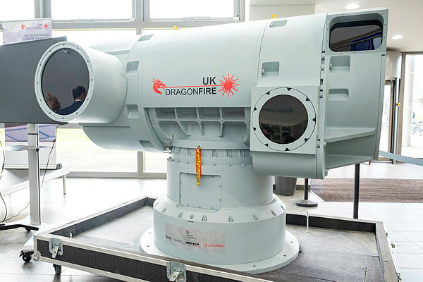 英國國防產業巨頭 MBDA 亦已獲得價值 3.6 億英鎊的合約，負責為皇家海軍一線軍艦安裝龍火反無人機雷射系統。 圖:翻攝自X帳號@Defence_Index