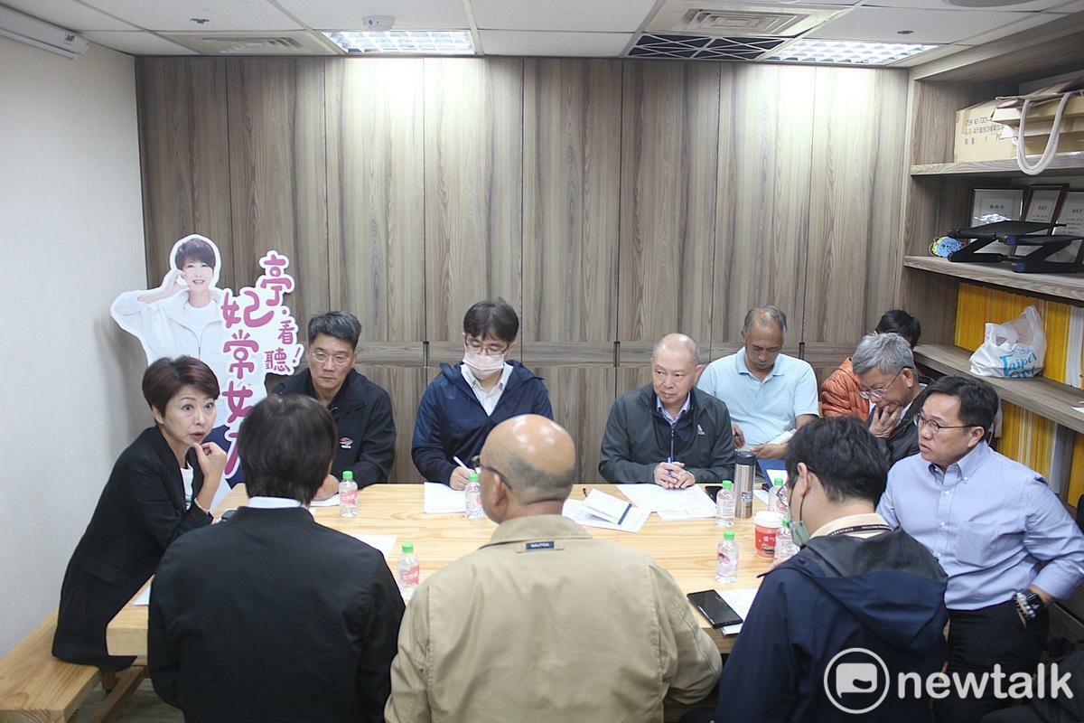為加速推動「溪北糖鐵五分車地方創生計劃」，立法委員陳亭妃近日再度邀集多個中央部會包括國發會、交通部、經濟部、文化部與台糖公司等單位召開會議。 圖：陳亭妃服務處提供