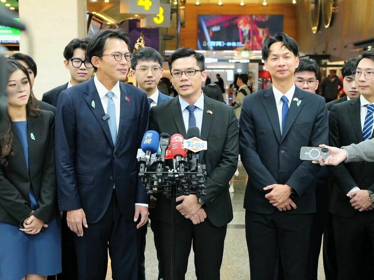 吳皇昇隨黃國昌訪問日本。 圖：吳皇昇/提供