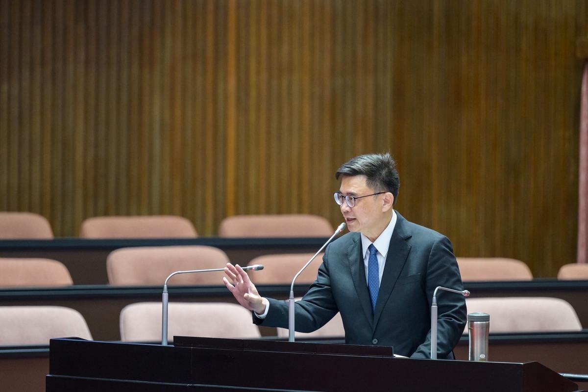賴瑞隆痛批柯志恩配合黨意封殺政院版《財劃法修正案》，根本在欺負高雄人。 圖：賴瑞隆辦公室/提供