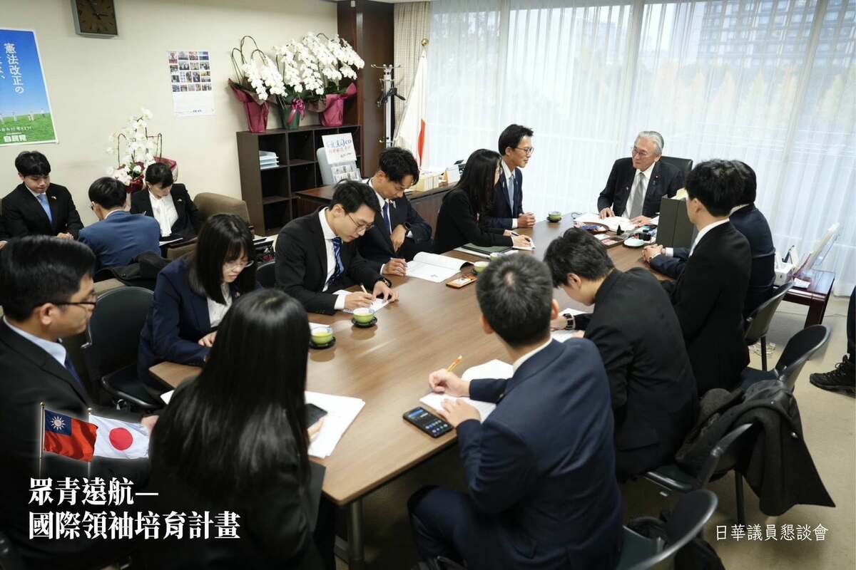黃國昌一行人拜會日華議員懇談會會長、自民黨眾議員古屋圭司。 圖：翻攝自民眾黨臉書