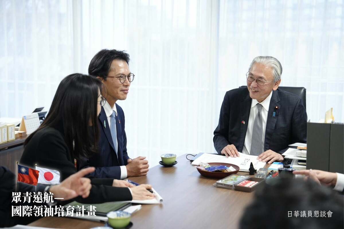 黃國昌一行人拜會日華議員懇談會會長、自民黨眾議員古屋圭司。 圖：翻攝自民眾黨臉書