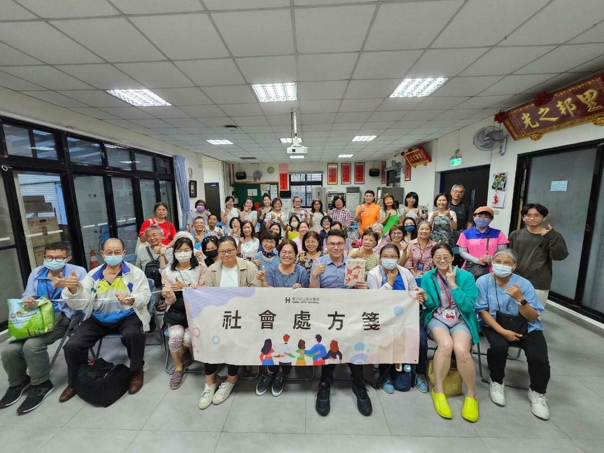 台文館長期和北市聯醫合作，培訓台文基地館員及志工，並自2024年起加入失智友善認證場所。 圖：台灣文學館提供