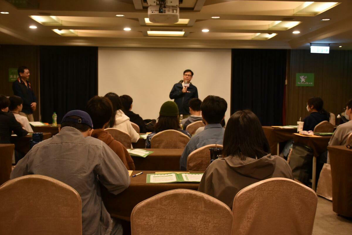 陳其邁勉大學生在追逐流量的宣同時也不要忘記自己的理想。 圖：孫家銘攝