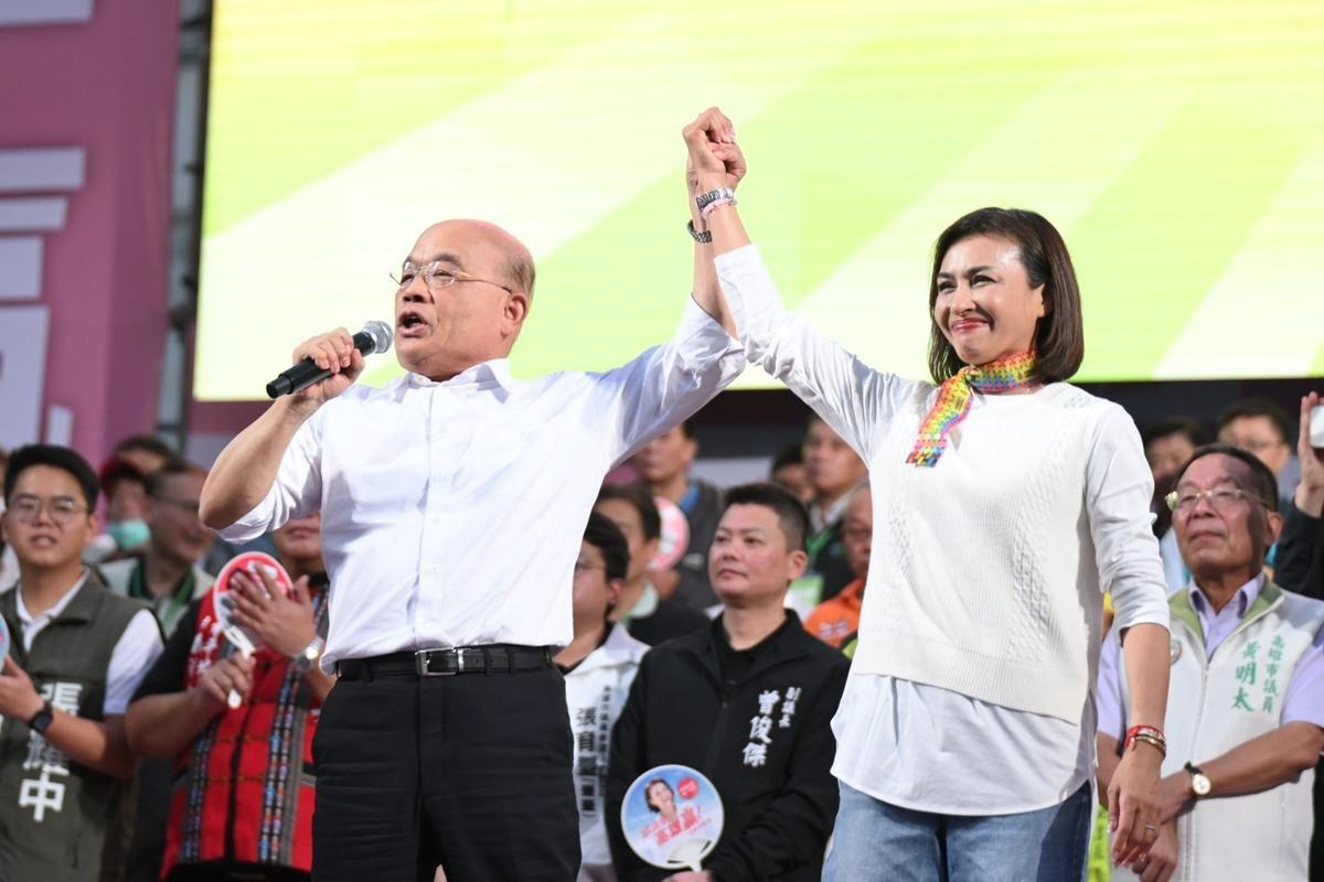蘇貞昌(左)站出來力挺邱議瑩(右)出線延續陳其邁政績。 圖：邱議瑩競選總部/提供