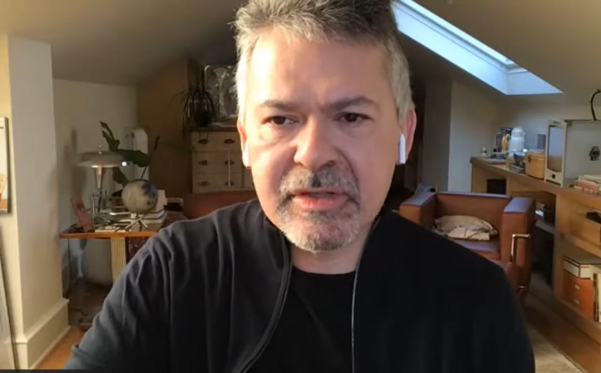 蘋果確認，AI部門資深副總裁John Giannandrea本週正式去職，由來自微軟的前高層主管Amar Subramanya接任。（圖為John Giannandrea） 圖：翻攝自YT畫面