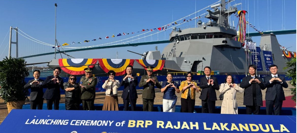 菲律賓「拉賈索拉曼級」巡邏艦2號艦「拉坎杜拉號（PS21）」，11月底在韓國HD現代重工業蔚山造船廠舉行下水儀式。 圖：翻攝菲律賓國防部官網