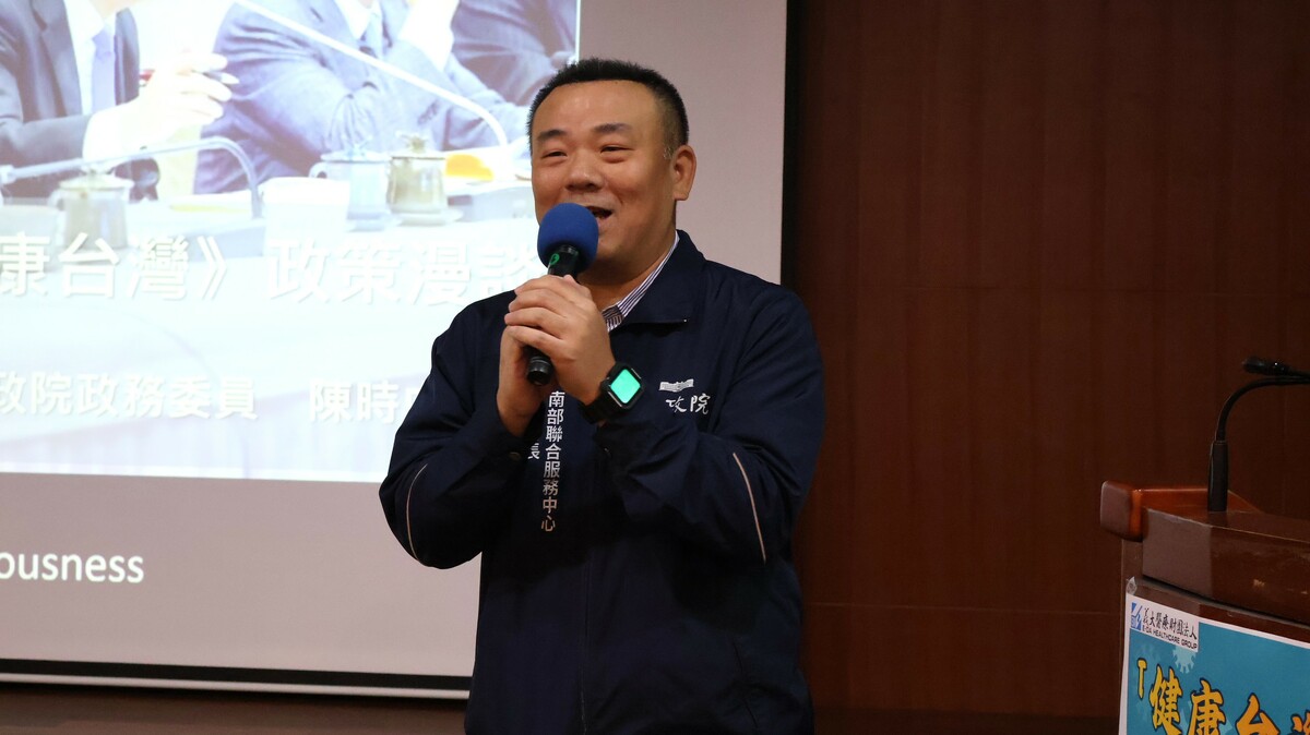 許乃文肯定陳時中在COVID-19疫情期間與非洲豬瘟爆發期間守護國人健康。 圖：行政院南服中心/提供