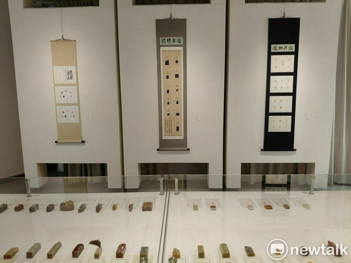 「明宗書篆主題展」將於明宗書法藝術館登場。本屆展覽以「時光印記：書法篆刻中的流逝與永恆」為題，邀集二十餘位港台書法與篆刻藝術家，透過文字、刀痕與印記，探討時間如何被記錄、延續與轉化，精彩可期。 圖：黃博郎／攝