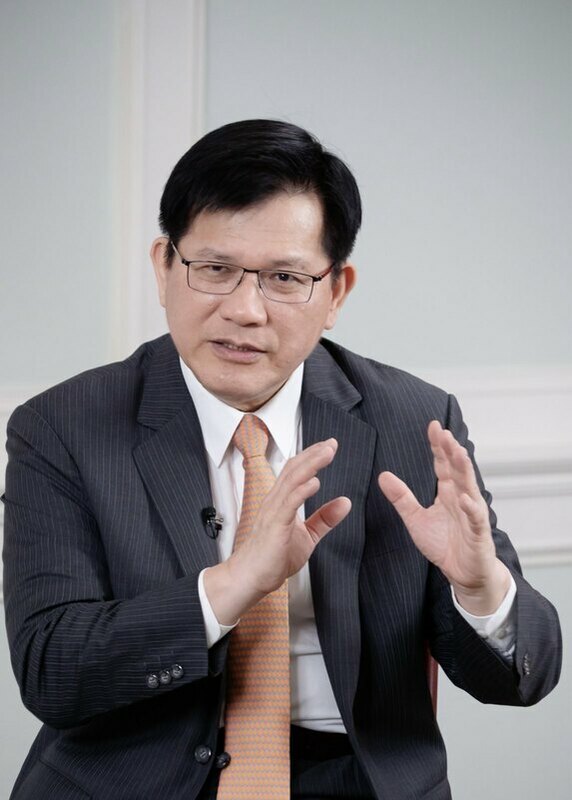 林佳龍接受國際財經媒體《彭博電視》（Bloomberg TV）專訪。 圖：外交部提供