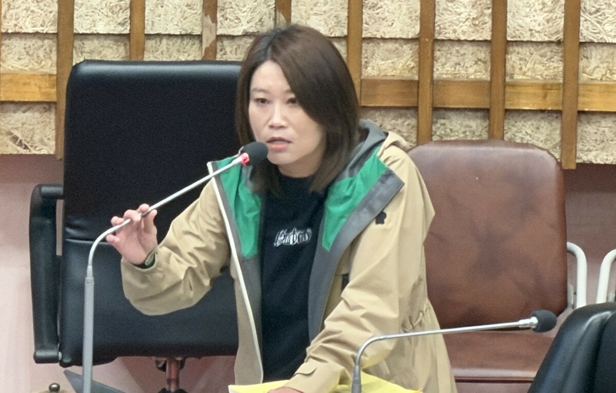 黃香菽帶頭砲轟賴瑞隆對高雄的未來根本毫無願景。 圖：高雄市議會國民黨團/提供（資料照）