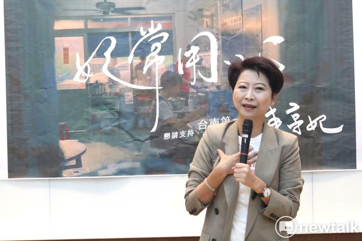 民進黨台南市長初選參選人、立委陳亭妃今日發布第五支形象短片《妃常用心》，選擇在台南米其林必比登名店「蓮霧腳羊肉」拍攝。 圖：陳亭妃服務處提供