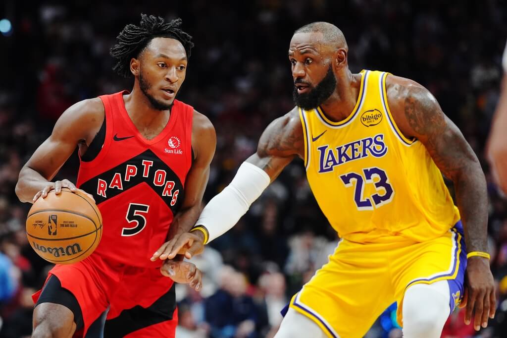 NBA洛杉磯湖人隊詹姆斯（背號23）在4日的比賽中得分未上雙，使他連續得分達兩位數場次的紀錄停在1297場。（美聯社）