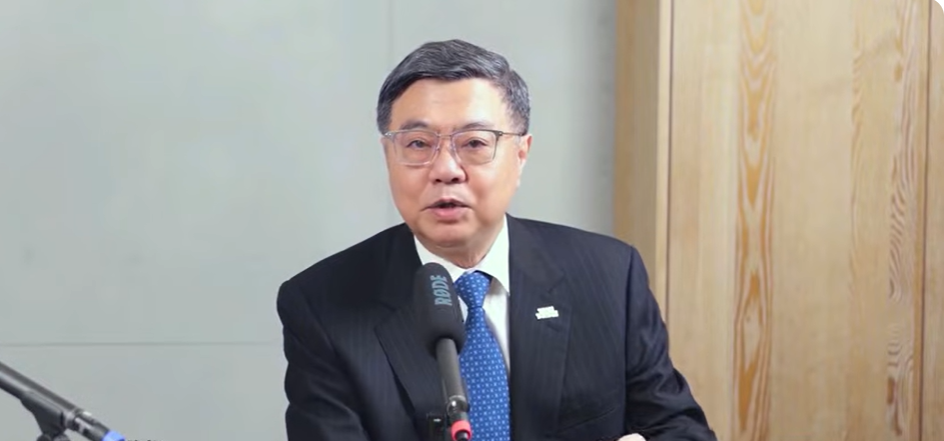 行政院長卓榮泰今（5）天傍晚接受廣播節目「寶島全世界」專訪。 圖：擷自直播畫面