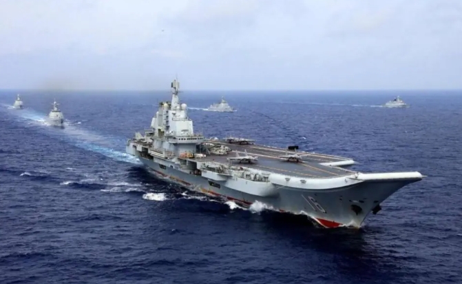 中國遼寧艦航母戰鬥群。 圖 : 翻攝自環球譯視