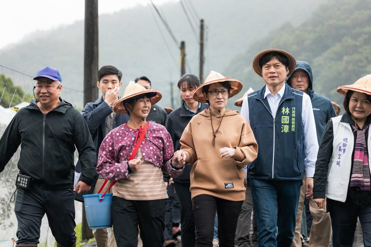副總統蕭美琴5日宜蘭行貼出多張與林國漳合照照片 圖：蕭美琴臉書