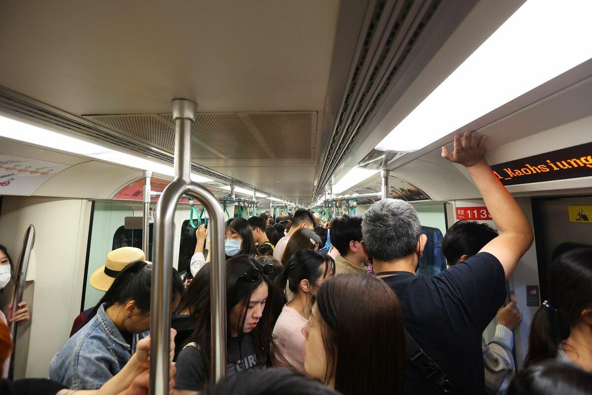 高雄捷運單日運量再創今年度新高。 圖：高雄市捷運局/提供