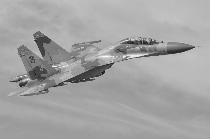 烏克蘭空軍 12 月 8 日發布報告表示，第 39 戰術航空旅的高級導航員、Su-27 戰鬥機飛行員葉夫根尼‧伊萬諾夫（Yevhenii Ivanov）中校於烏克蘭東部執行作戰任務時陣亡。 圖:翻攝自X帳號@NOELreports