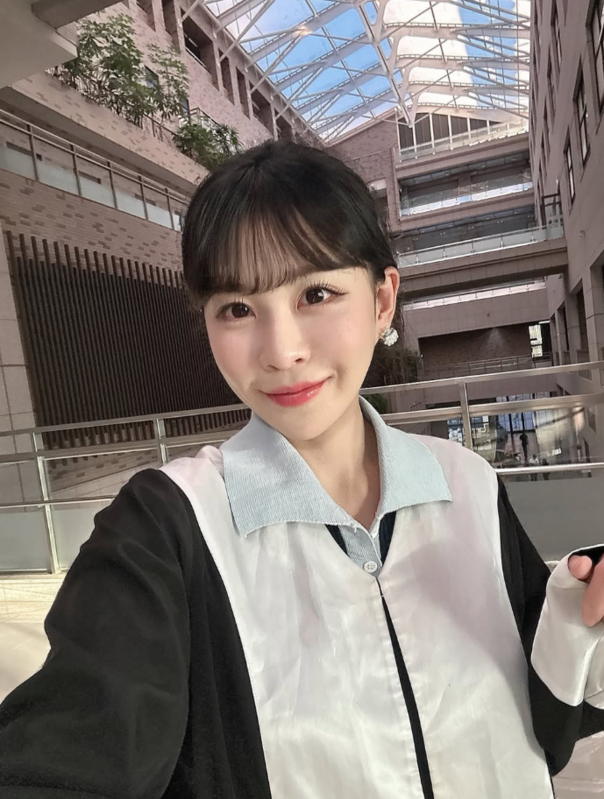 網美仙塔律師近期捲入靈骨塔詐騙案，因涉嫌協助詐騙集團人員脫產，被台北地檢署以洗錢和洩密罪起訴。 圖：取自仙塔律師IG