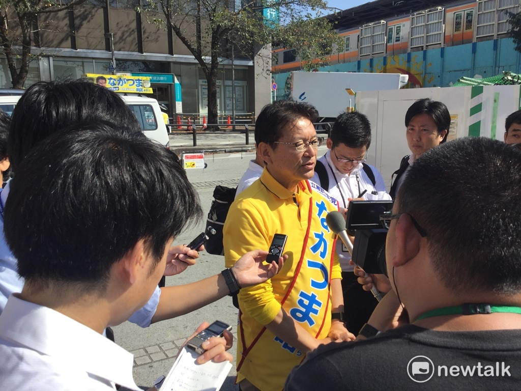 2017大選立憲民主黨支持率不斷上漲，民進黨巨頭的長妻昭被稱為「MR年金】非常有人氣，立憲民主黨是由他去辦理登記的 圖 : 劉黎兒/攝