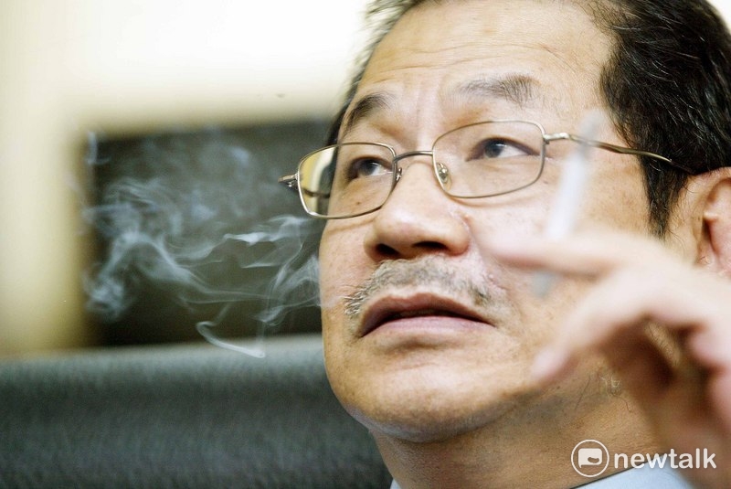新潮流系元老吳乃仁，今天被爆料幾乎夜夜笙歌，流連台北市仁愛路一家有女陪侍的高檔鋼琴酒吧。 圖 : 新頭殼資料照片。
