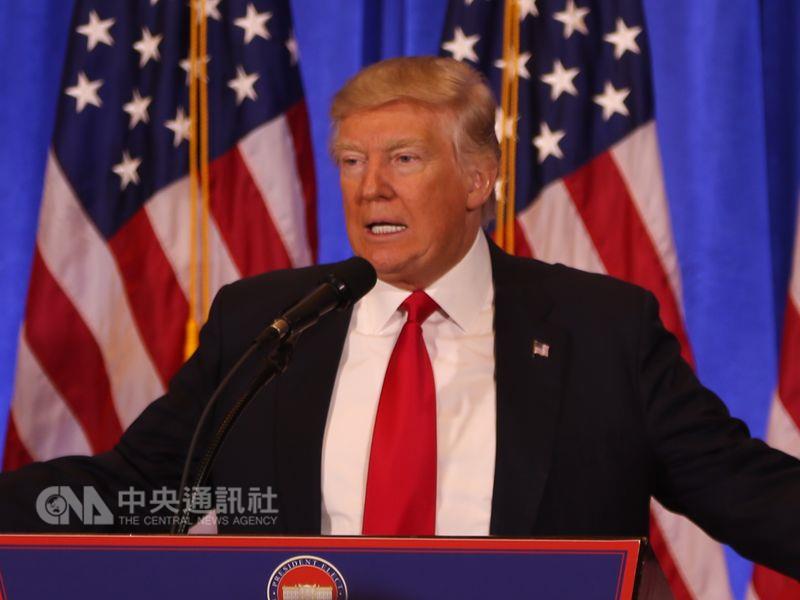 英國首相梅伊2017年初訪美期間，代表英國女王伊麗莎白二世對美國總統川普（圖）提出國是訪問邀請。 圖 : 中央社