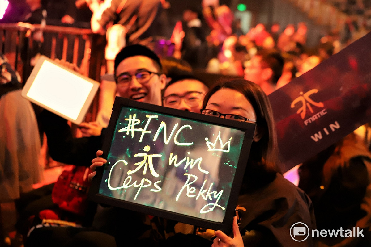 FNC終於拿下此次世界賽的第一勝，暫時保住希望。 圖：蔡幸秀/攝
