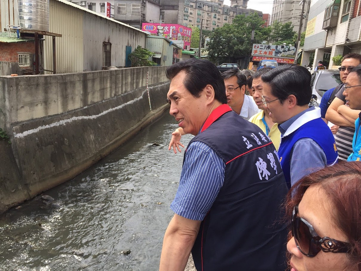 陳學聖不但要在選戰挑戰桃園市長鄭文燦，也把矛頭指向賴清德，認為他連兩個議題都處理不好，算甚麼賴神。 圖：陳學聖辦公室/提供