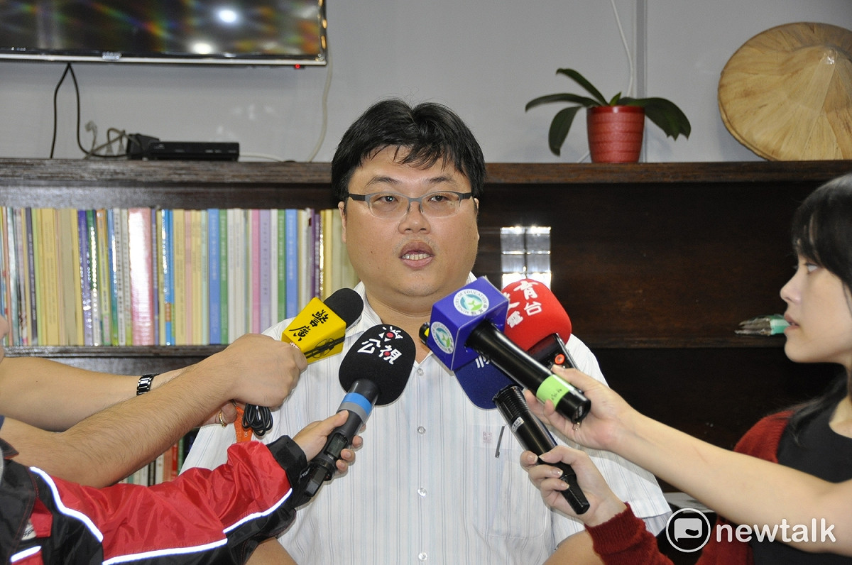 面對高醫大師生與校友的壓力，教育部高教司副司長朱俊彰表示，高醫大案應該不會拖太久。 圖：陳香蘭／攝