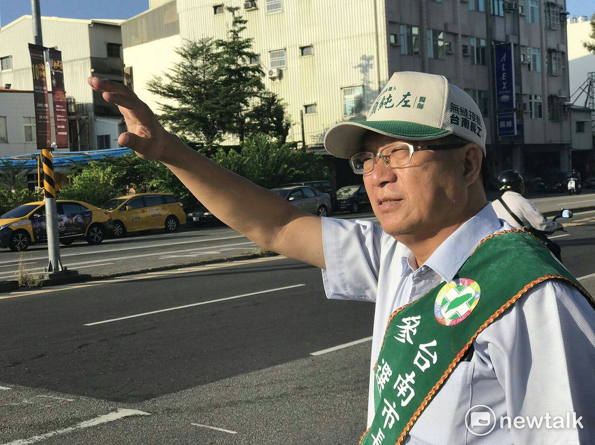 南市長參選人顏純左對藍營市議員在台南市議會提案催生自治條例，讓校園驗尿有據，呼應他的毒品政策，表達高度肯定之意。 圖 : 黃博郎/攝