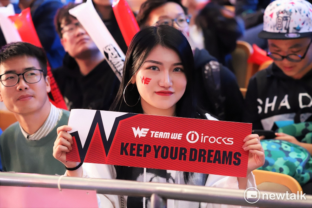 中國LPL賽區的（WE）對決北美老牌隊伍Team SoloMid（TSM）。 圖：蔡幸秀/攝