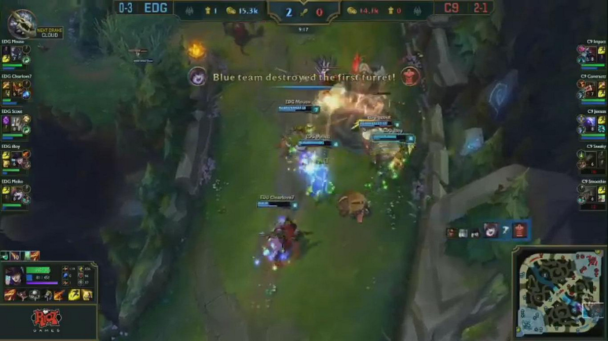 EDG率先取得第一座塔。 圖：翻攝自 LoL Esports YouTube