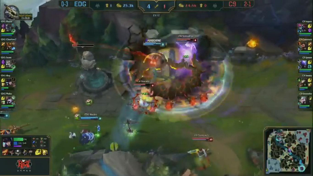EDG相當致命的團戰連技。 圖：翻攝自 LoL Esports YouTube