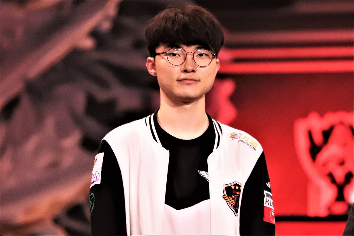 今（15）日SKT擊敗C9之後，「中路大魔王」Faker接受了採訪。 圖：蔡幸秀/攝