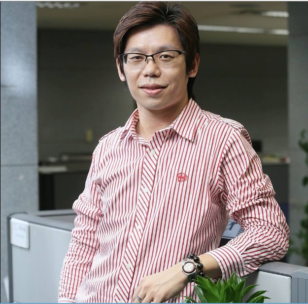 新北市第一任教育局技職科長劉金山，昨天驚傳腦出血昏迷住院。 圖：翻攝劉金山臉書