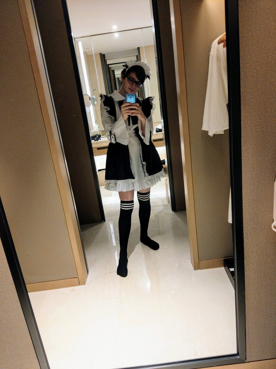 Sneaky 表示這是粉絲送的禮物。 圖：翻攝自 Zach Scuderi‏ 推特