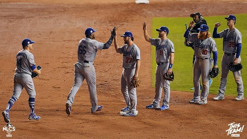 美國職棒大聯盟MLB季後賽，洛杉磯道奇17日在客場6比1擊敗芝加哥小熊，7戰4勝制國家聯盟冠軍賽3勝0敗「聽牌」。 圖 : 取自道奇隊臉書facebook.com