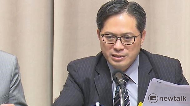 經濟部中小企業處今天在行政院會報告「運用信保機制扶植中小及新創企業營運發展」。圖為經濟部中小企業處處長吳明機。 圖：謝莉慧/攝