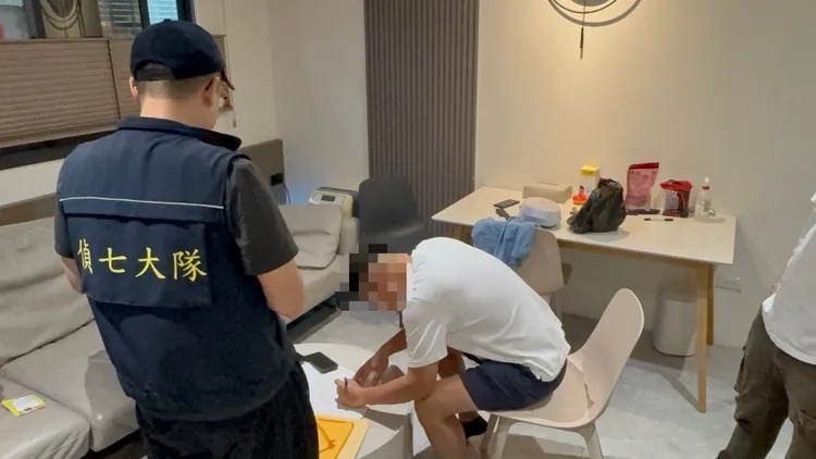 刑事局偵查第七大隊日前破獲詐欺投資集團，逮捕20人送辦。 圖：翻攝畫面