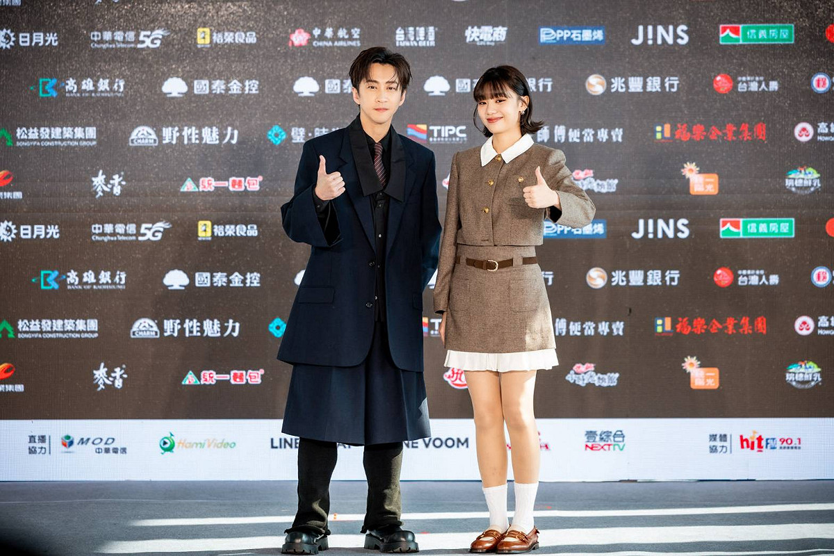「2026雄嗨趴」跨年晚會主持人陳漢典(左)搭檔木木 林葦妮(右)出席啟動儀式暨卡司發布記者會。 圖：年代提供