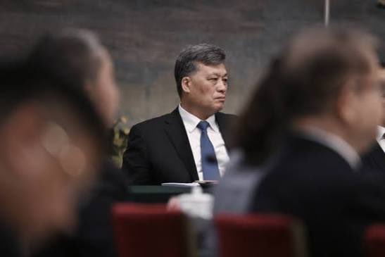 中共高層近日動盪加劇，中央政治局委員、前新疆書記馬興瑞再度缺席 12 月 10 至 11 日的中央經濟工作會議，引發外界強烈關注。他已在半個月內第二次未出現在重要公開場合，相關傳聞持續升溫。 圖:翻攝自X帳號@cskun1989