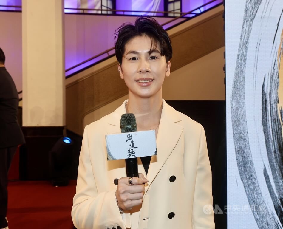奧運金牌拳后林郁婷（圖）13日在台北擔任宏道獎頒獎典禮主持人，林郁婷自評，主持初體驗比及格多一點點，然而還有很多進步空間，最希望自己不要再卡詞，並感謝搭檔經驗豐富。中央社記者張皓安攝 114年12月13日