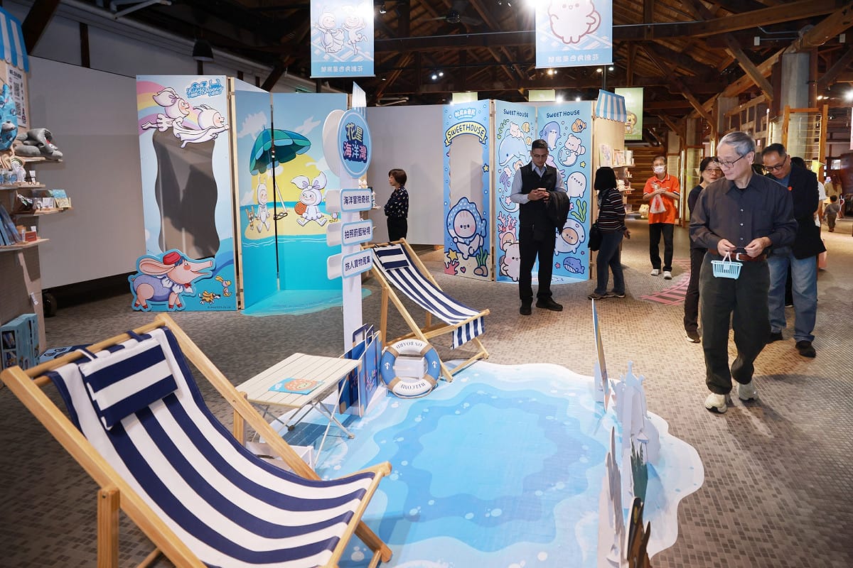 花創角色星旅號｜POP-UP可愛能量展」，展場以W流線型動線串連森林、海洋、鐵道3大主題區，呈現16組臺灣原創人氣角色。 圖：文化部提供