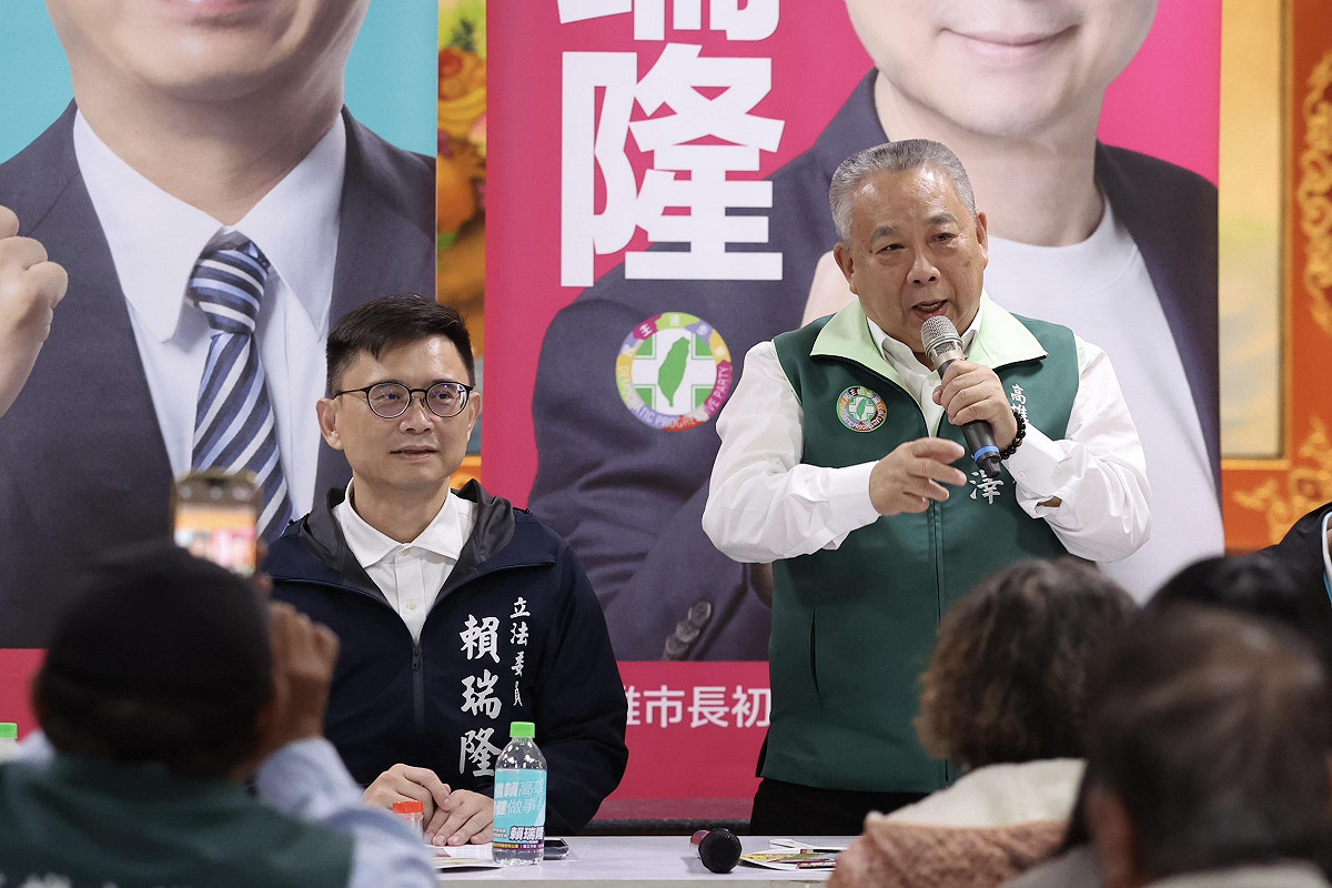 陳明澤(右)推薦賴瑞隆(左)是一位腳踏實地、凡事正面承擔的人才。 圖：賴瑞隆辦公室/提供（資料照）