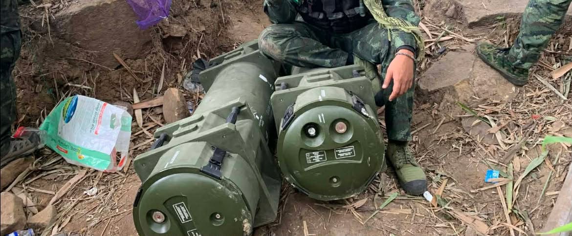 泰國軍隊近日擄獲了一批柬軍遺棄的裝備，其中赫然出現中國製造的 GAM-102LR 反裝甲飛彈。 圖：翻攝自 X