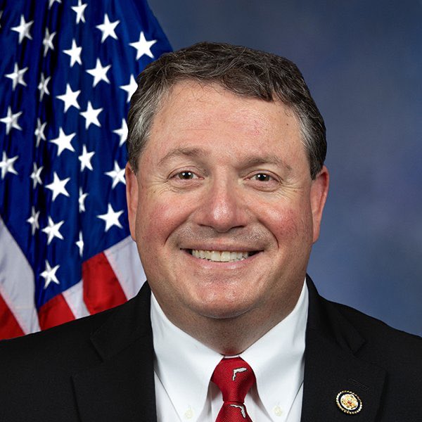 佛羅里達州共和黨眾議員蘭迪．芬恩呼籲，美國應對穆斯林移民實施全面旅行禁令，並大規模驅逐合法與非法移民，甚至撤銷部分人的公民身分。 圖 : 翻攝自X帳號@LPX2019
