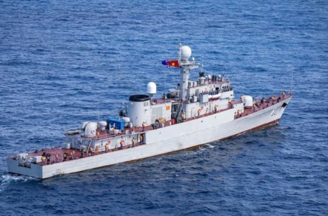 越南海軍艦艇近日通過台灣海峽，引發中國方面高度關注。對此，解放軍隨即在台灣周邊海空域展開聯合戰備警巡，強調對相關動向的掌握與應對能力。 圖:翻攝自田柳Talk