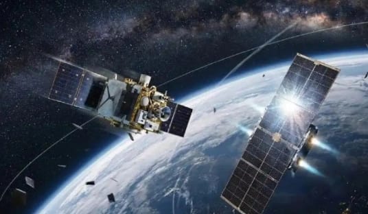 星鏈指控中國衛星危險逼近，相距只有200米險些互撞。  圖 : 翻攝自每日經濟新聞
