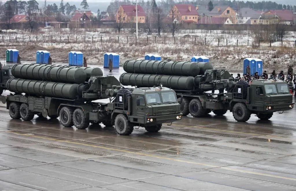 S-400「凱旋」防空飛彈系統。 圖：翻攝自 X《 MilitaryNewsUA》